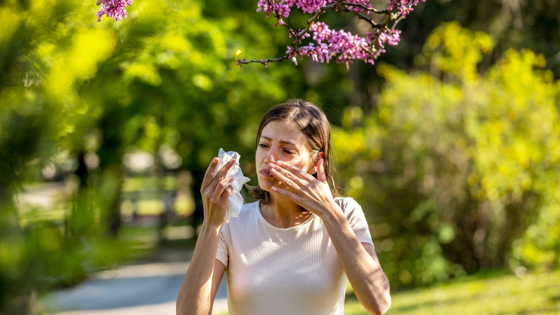 Alerte rouge Pollen : Comment calmer naturellement son allergie avec des remèdes à base de plantes - lofficinedumonde.fr